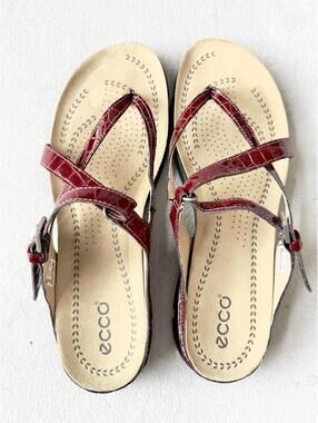 ECCO Black Leather Strappy Sandals EU 42 Comfort Walking Travel Resor